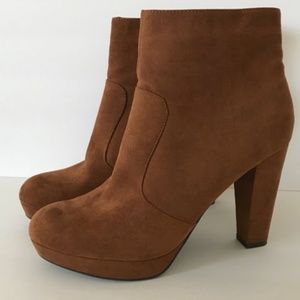 Mossimo supply & co, suede ankle boots tan color